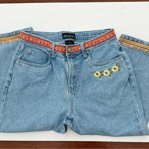 No Boundaries Embroidered Crop Blue Jeans Floral Detail sz 9 Juniors